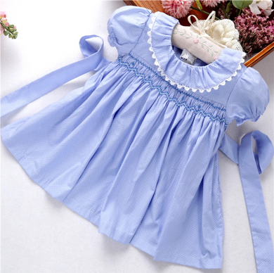 Vestido Español Color Baby Azul claro con detalles bordados cuello